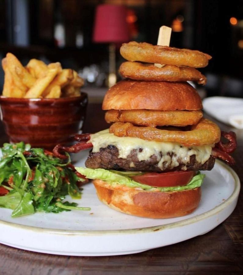 The Nevill Arms 호텔 메드본 외부 사진